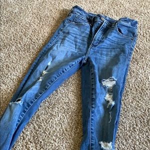 A & F ripped skinny jeans